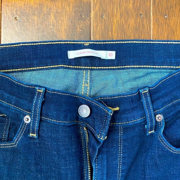 Pre Loved 💗 LEVIS Classic Bootcut 👢Excellent Condition 💙✨ - Picture 2 of 5